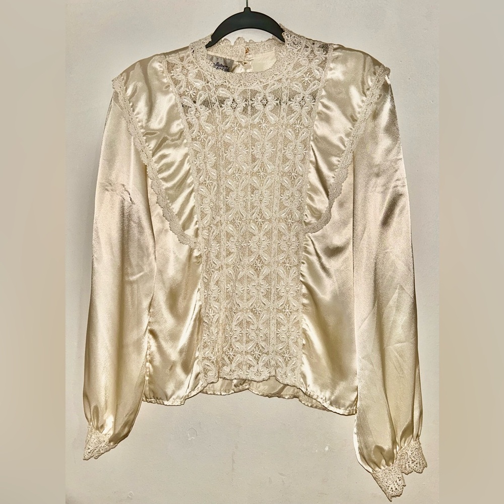 ✨ Vintage Silk & Lace Blouse – San André by Cathy Retzer ✨